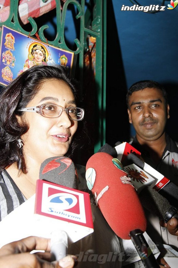 Actress Kanaka Meets the Press